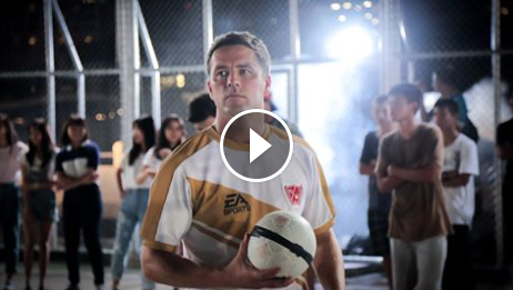 คลิปลิเวอร์พูล Michael Owen play football with Thai teens