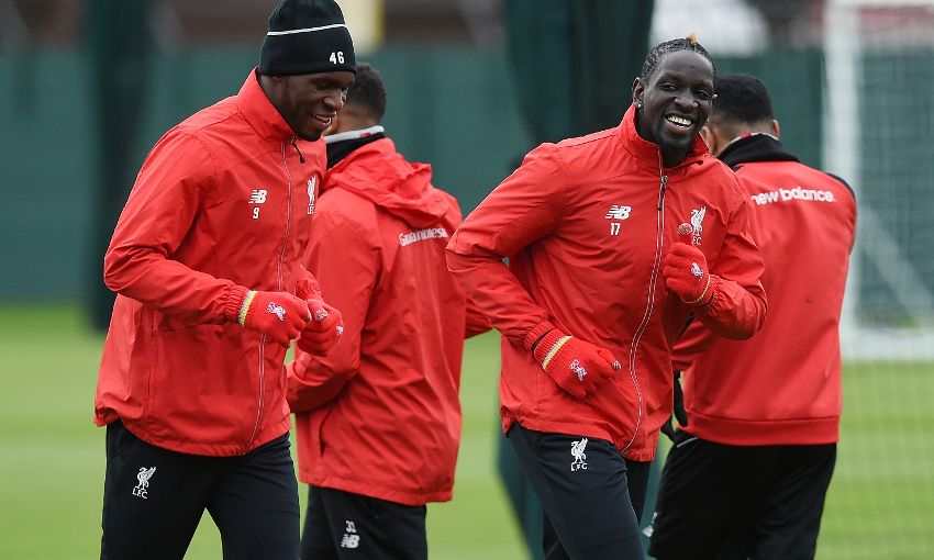 คลิปลิเวอร์พูล Liverpool FC Training at Melwood ahead of Man Utd