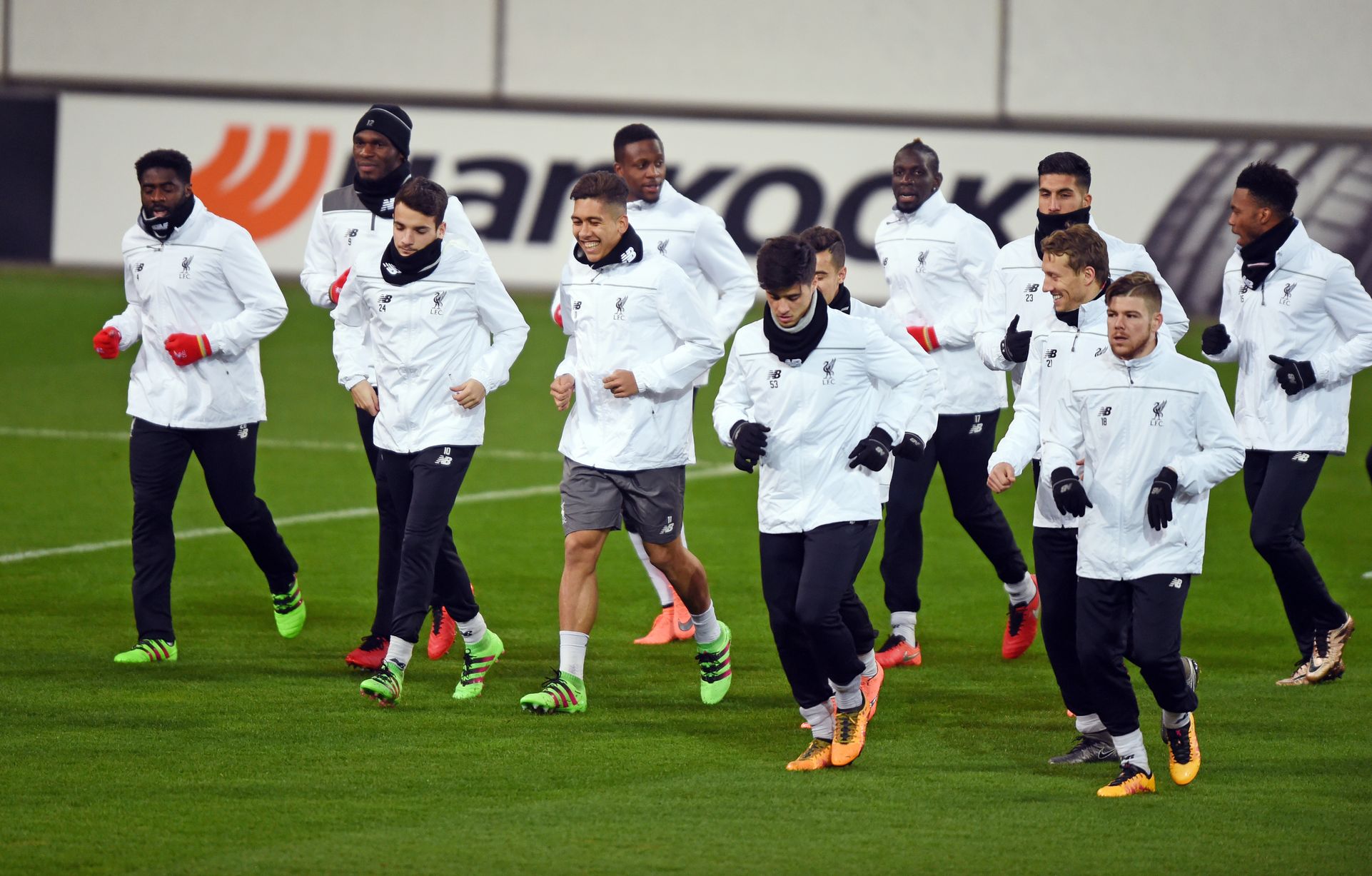 คลิปลิเวอร์พูล Liverpool FC Training at Melwood ahead of Augsburg