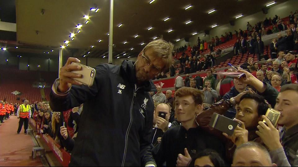 คลิปลิเวอร์พูล Klopp takes selfies - Liverpool FC