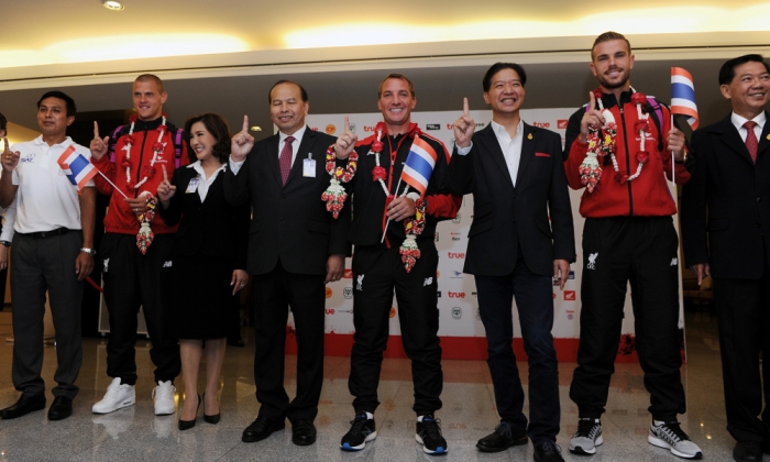 Reds arrive in Bangkok to begin tour