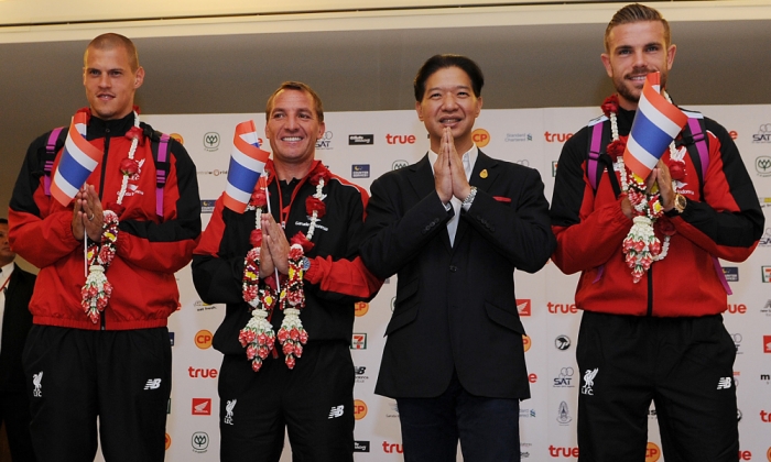 Reds arrive in Bangkok to begin tour