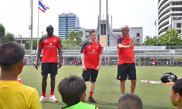 Rush and Sakho visit Bangkok Christian College