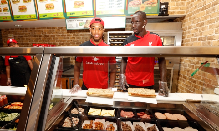 Ibe and Sakho serve fans at Subway