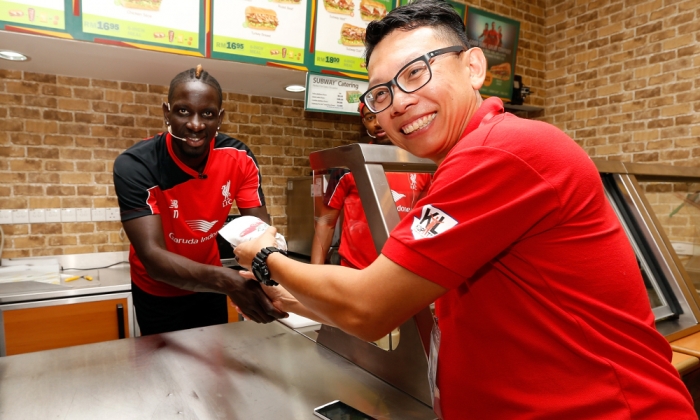 Ibe and Sakho serve fans at Subway