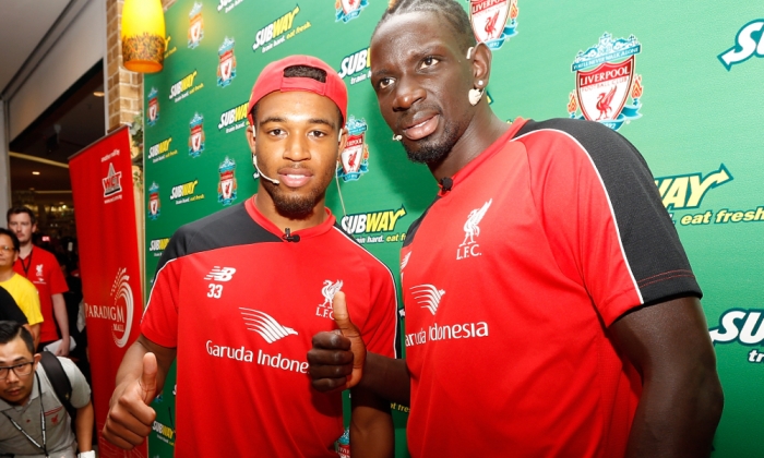 Ibe and Sakho serve fans at Subway