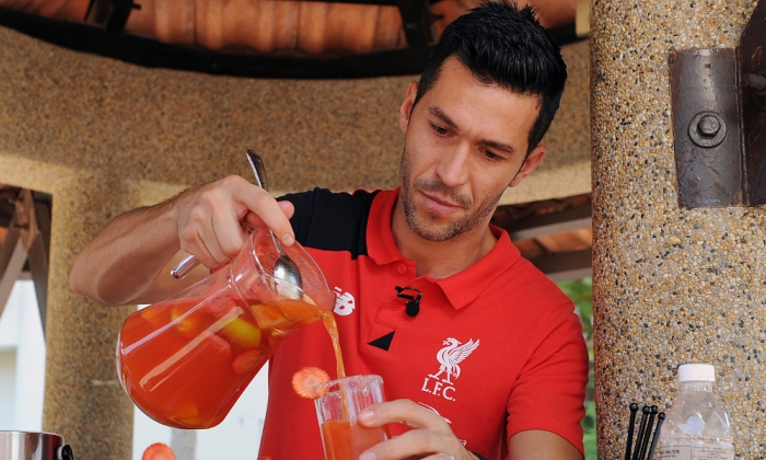 Luis Garcia: He really does drink sangria Luis Garcia: He really does drink sangria