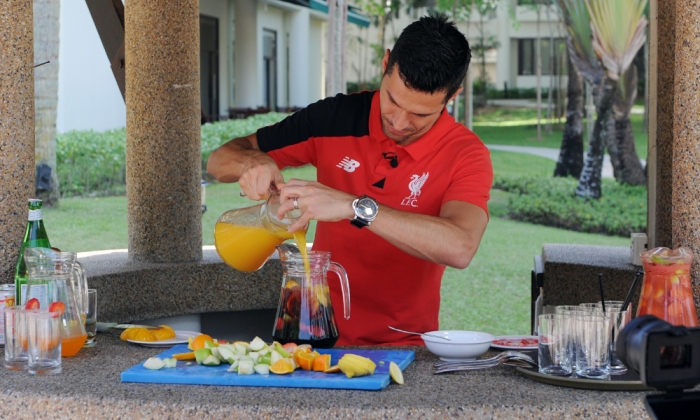 Luis Garcia: He really does drink sangria Luis Garcia: He really does drink sangria