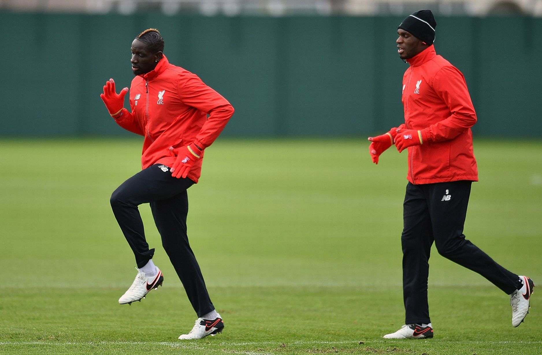 ภาพการฝึกซ้อมของนักเตะลิเวอร์พูล ก่อนเกมแมนเชสเตอร์ ยูไนเต็ด ภาพการฝึกซ้อมของนักเตะลิเวอร์พูล ก่อนเกมแมนเชสเตอร์ ยูไนเต็ด