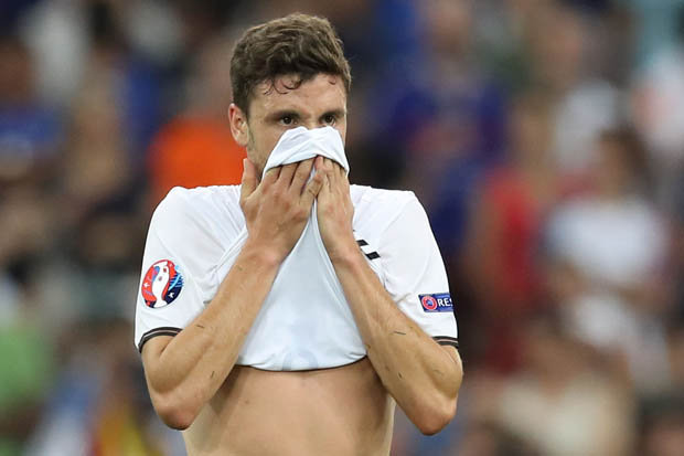 ข่าวลิเวอร์พูล - สื่อสเปนโหม!! "ต่างดาว" จ้องปาด "ไก่,หงส์" เช็คบิล เฮคเตอร์