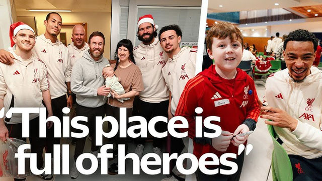 คลิปแข้งหงส์เยี่ยมเด็กๆที่โรพยาบาลในโอกาสคริสต์มาส