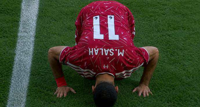 เว็บบอร์ดลิเวอร์พูล : ???? End of a 9-Year Era! Salah and Robertson Say Goodbye to Anfield in 1-1 Draw, Securing 5th UCL Spot